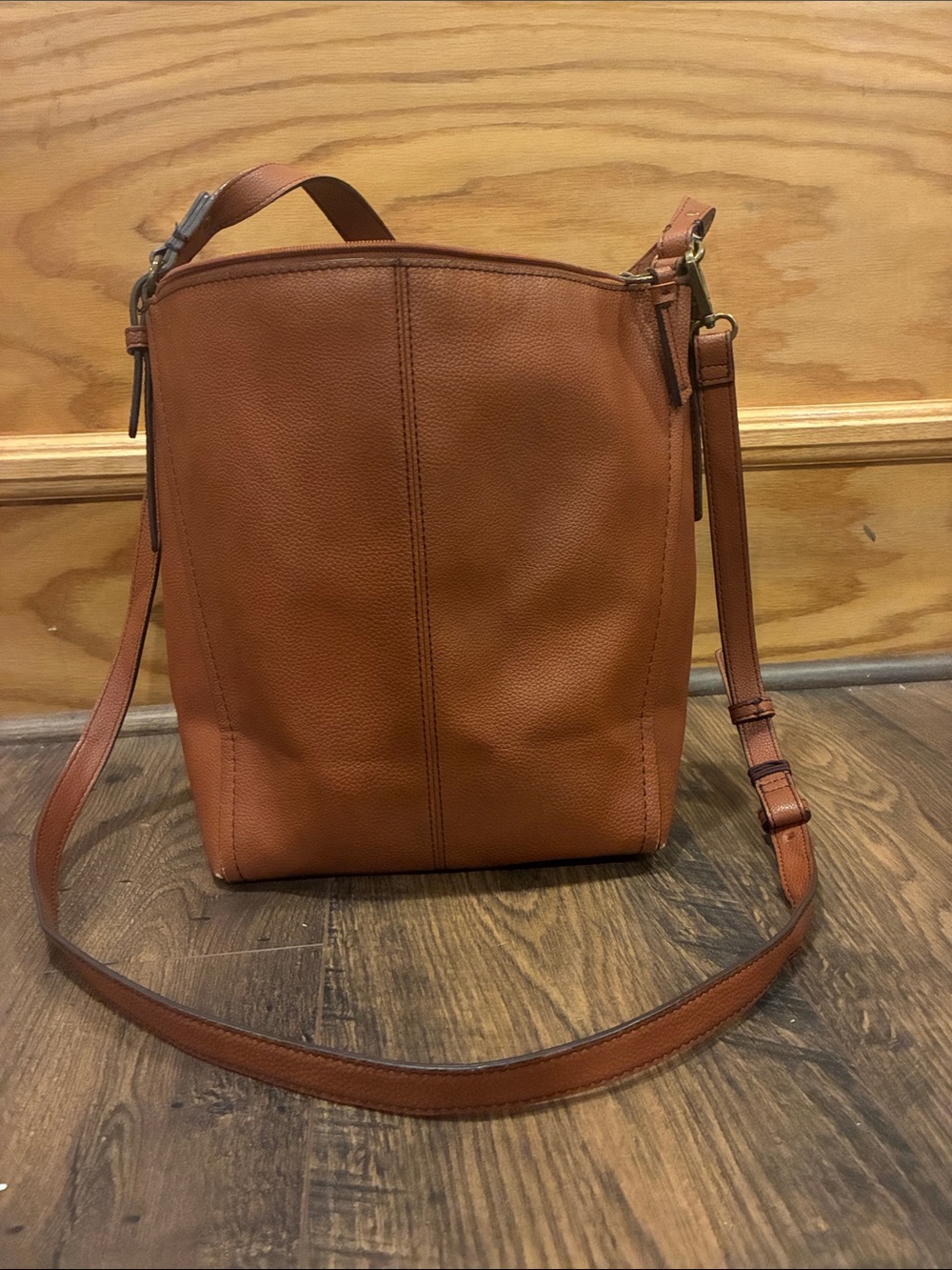 Classic Tan Leather Bucket Crossbody Bag